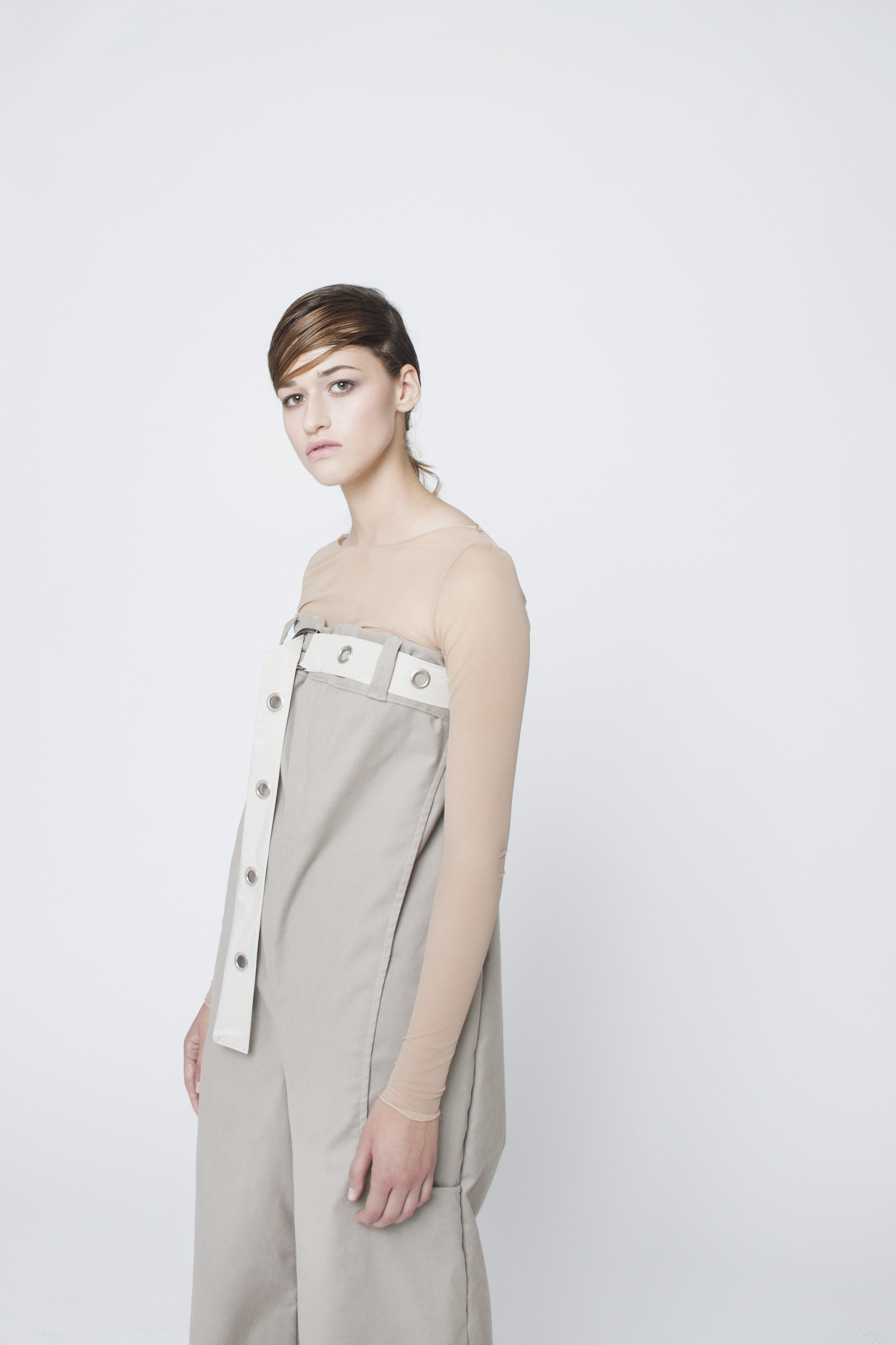 INESCAPER - Look 1
