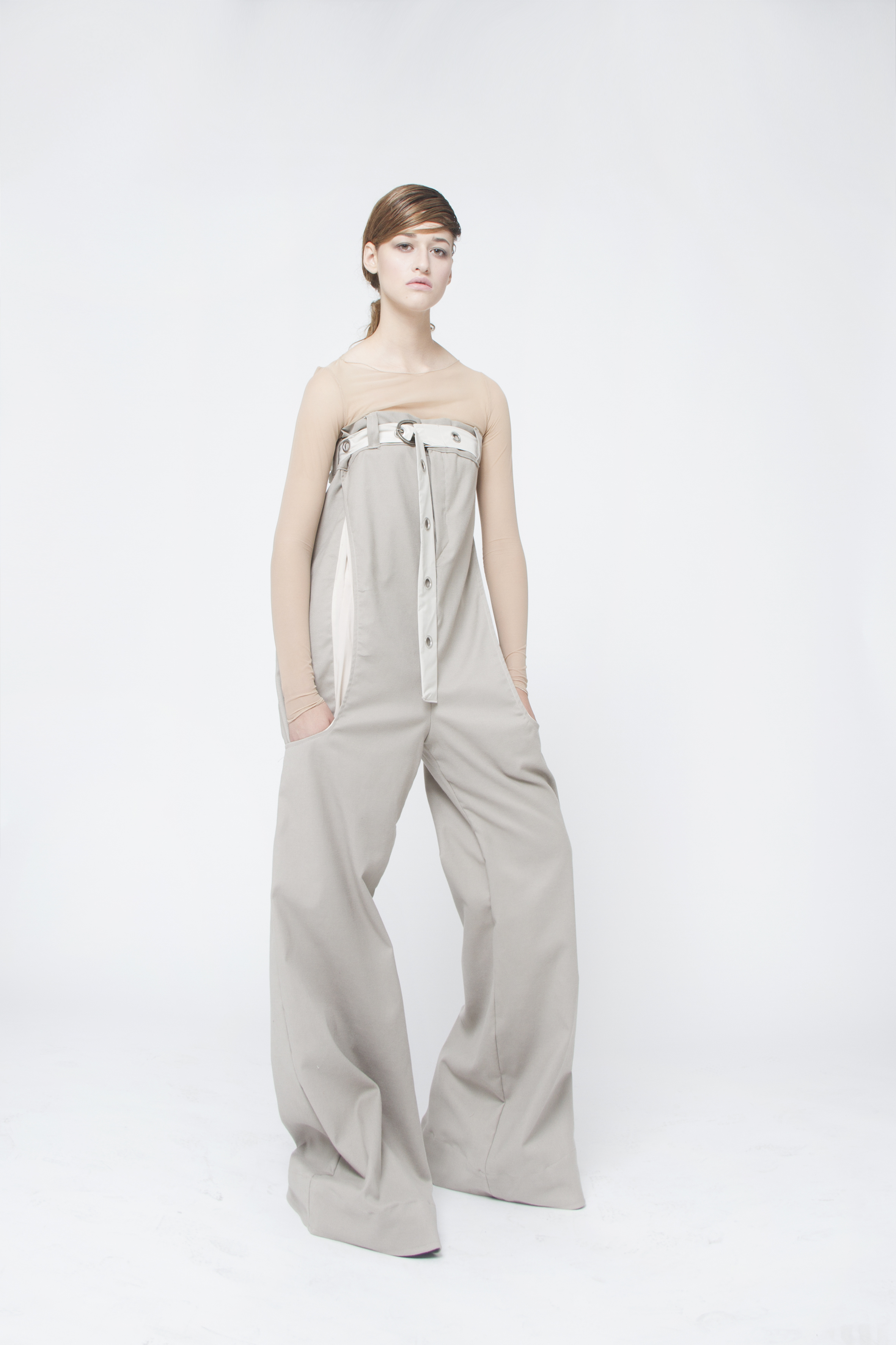 INESCAPER - Look 6